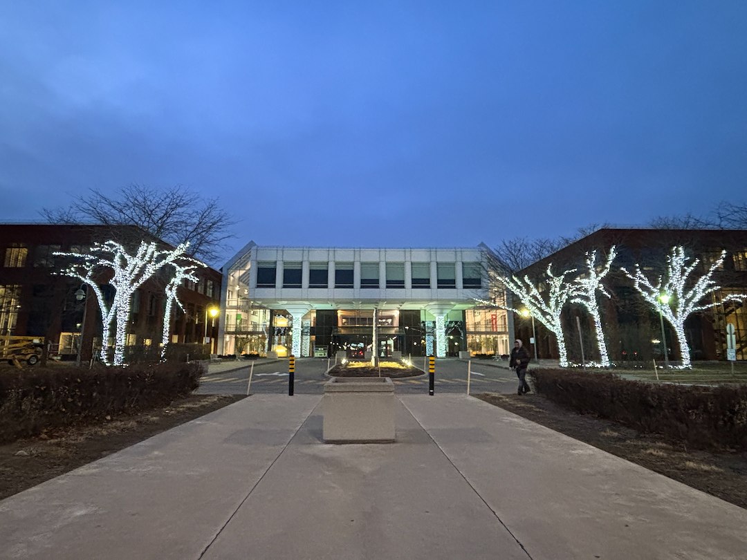 Professional Christmas Lighting Installation For Your Montreal Commercial Properties